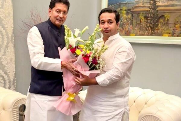 माजी शिक्षण मंत्री आम. दीपक केसरकर यांनी दिल्या मंत्री नितेश राणे यांना वाढदिवसाच्या शुभेच्छा…